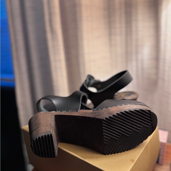 Brand new in box T-strap clogs Lotta From Stockholm - Picture 5 of 5